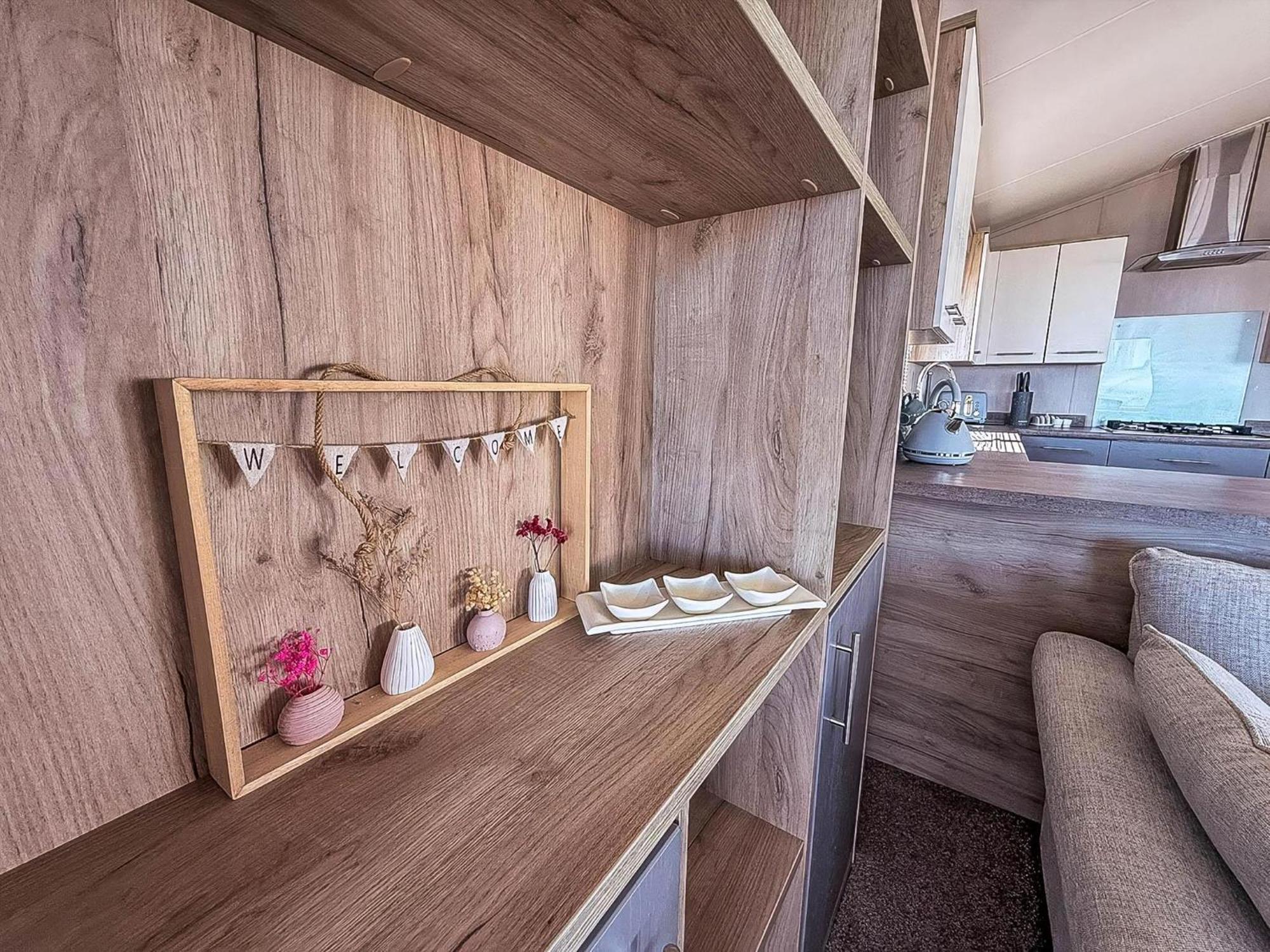 Stunning 6 Berth With Full Sea Views In Suffolk Ref 68007cr Lodge *