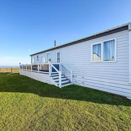 Stunning 6 Berth Lodge With Full Sea Views In Suffolk Ref 68007Cr Lowestoft Exterior photo