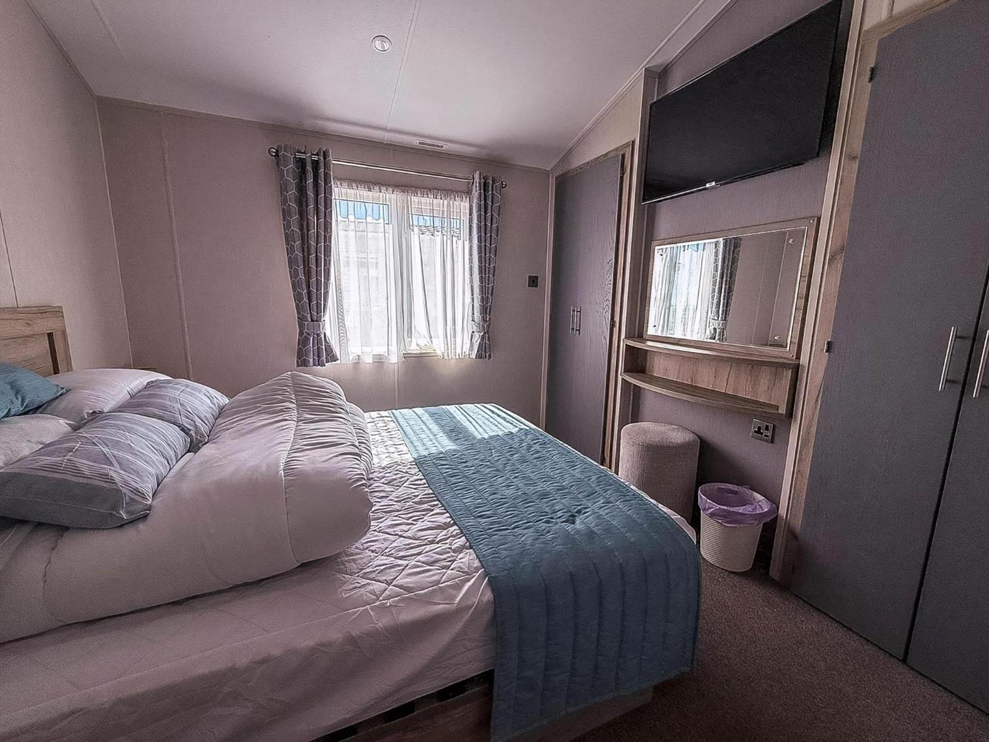 Lodge Stunning 6 Berth With Full Sea Views In Suffolk Ref 68007cr Lowestoft