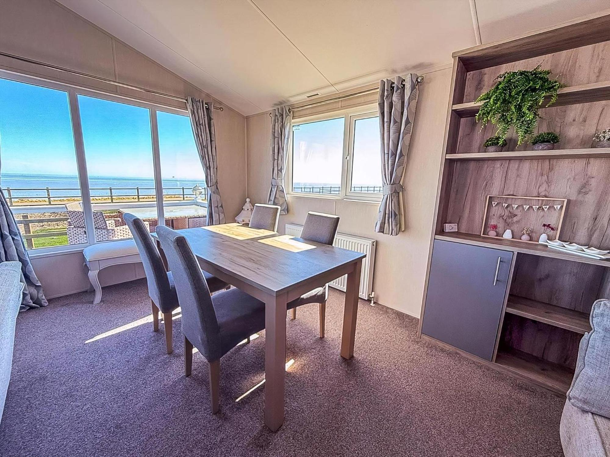 Stunning 6 Berth With Full Sea Views In Suffolk Ref 68007cr