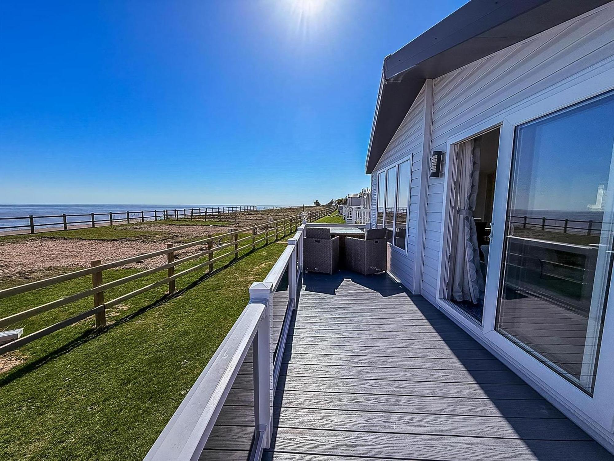 Stunning 6 Berth With Full Sea Views In Suffolk Ref 68007cr Lowestoft
